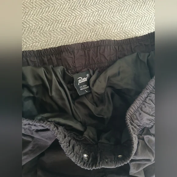 Patta Basic Nylon Padded Track Pants. Size L - Picture 9 of 11